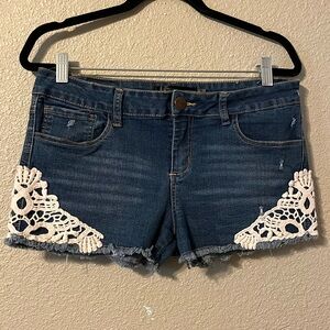 Thread market Junior/women’s Shorty shorts